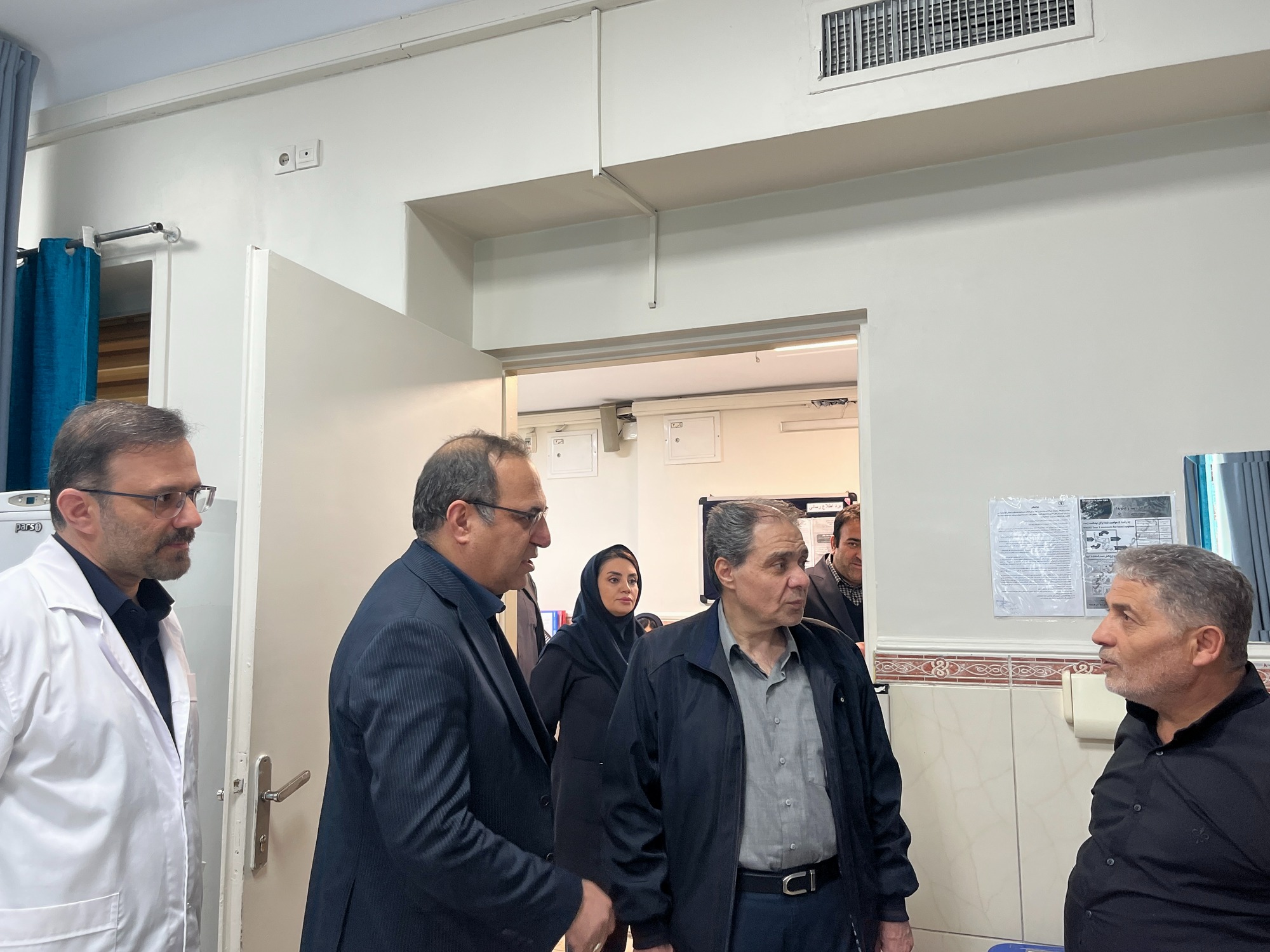 بازدید سرزده معاون توسعه و مدیریت منابع وزارت بهداشت از مرکز فیروزگر